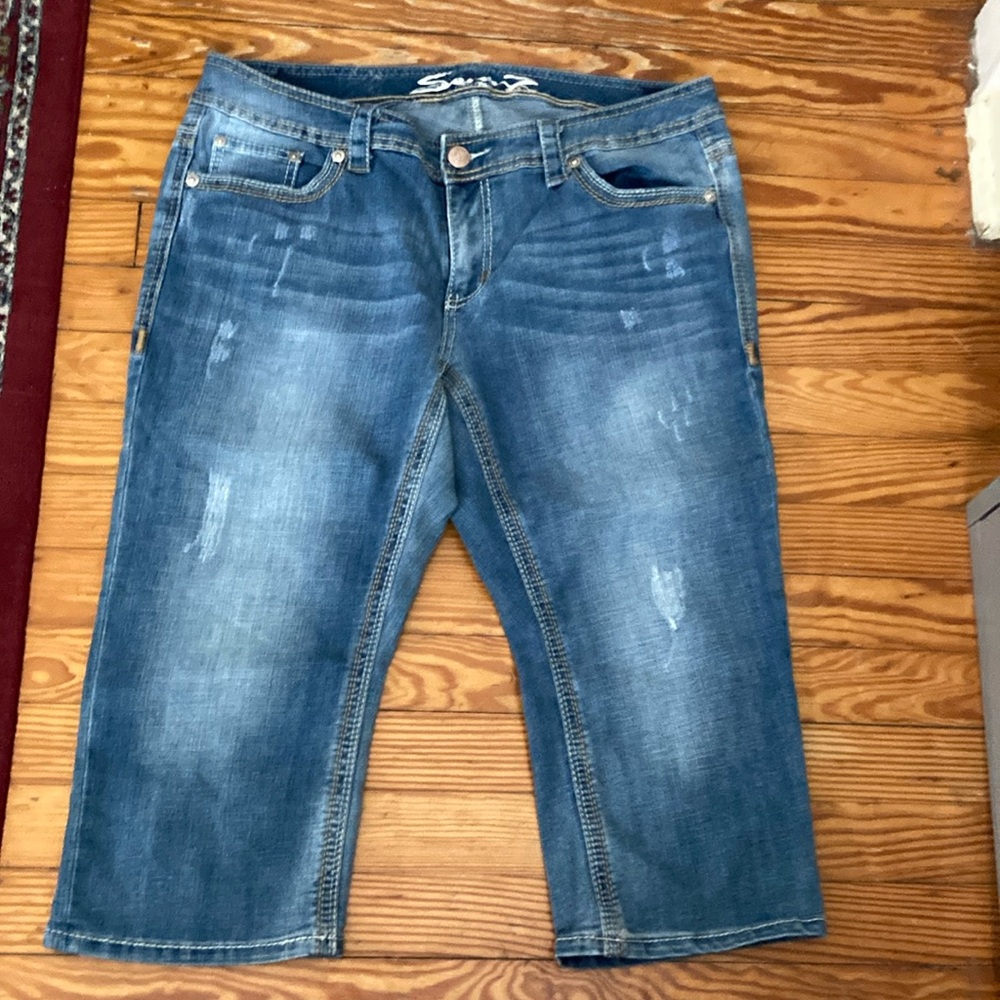 Women’s denim cropped jeans by Seven 7.